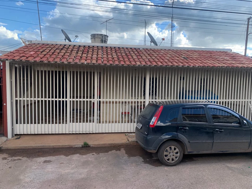 Casa à Venda em Ceilândia Sul QNP 30 -Casa sendo:- 3 Quartos Sendo 1 Suíte;-Copa...