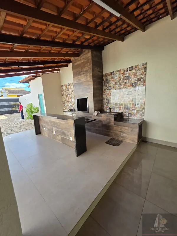 Rua 3, parte de cima, piscina, churrasqueira, sala enorme.Excelente casa totalme...