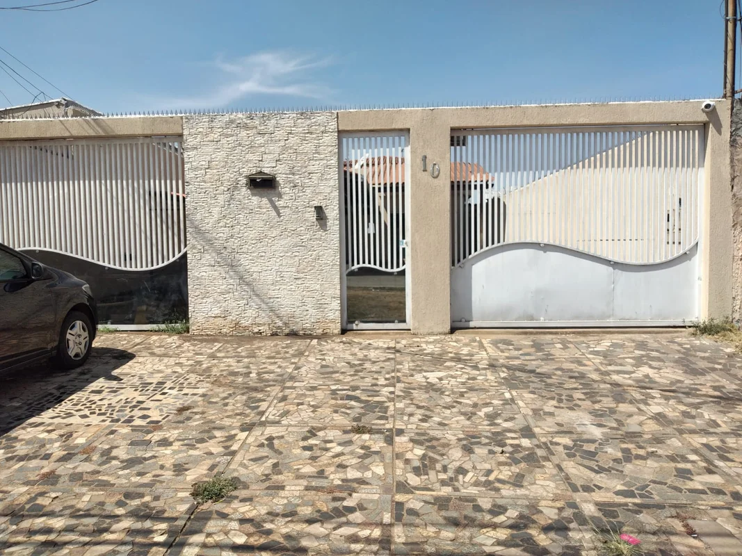 QNE 23 - DESOCUPADA - Excelente casa térrea à venda – Taguatinga Norte, em lote ...