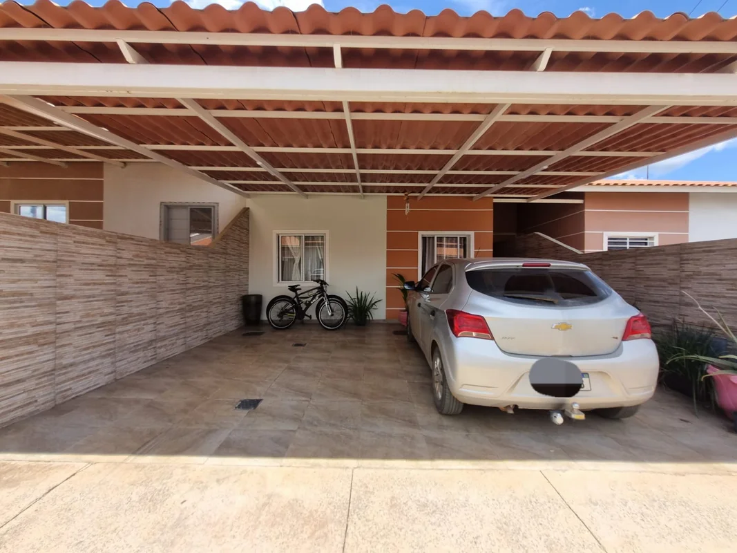 Casa 3 quartos tendo 1 suíteCondomínio fechado com segurança 24hrs Lazer: salão ...