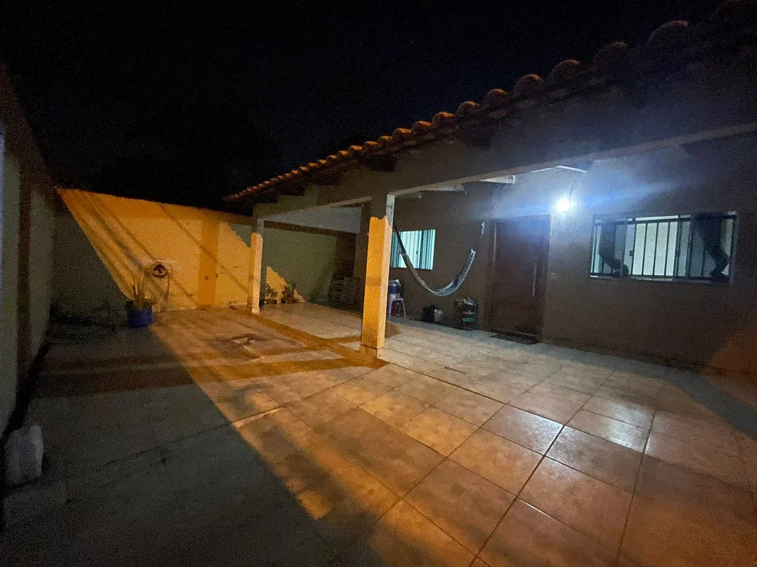 São 2 quartos 1 banheiro e o outro para ser arrumado, na laje, porcelanato Arniq...