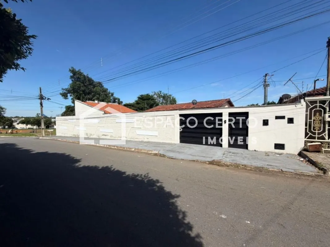 Excelente casa à venda no Jardim Mirabel, próxima ao bairro Goiá, com 224 m² de ...