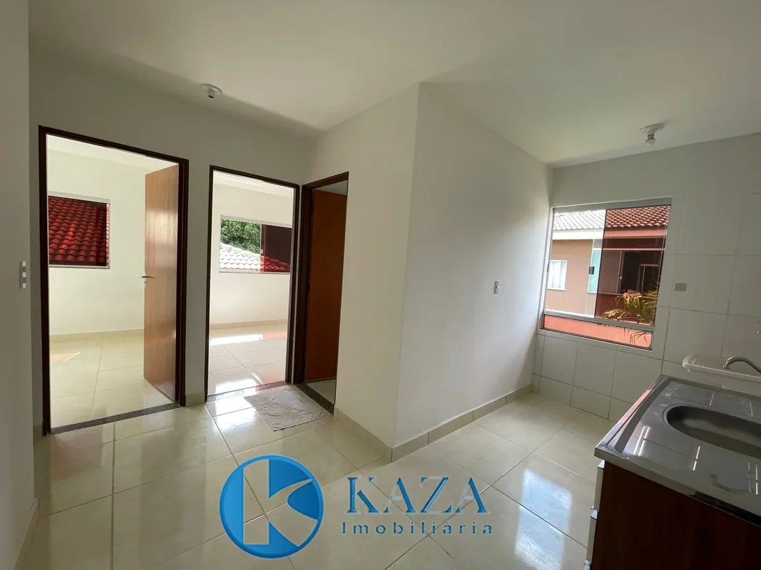 Excelente apartamento bem dividido e arejado em condomínio fechado, parada de ôn...