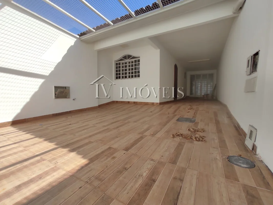 LV IMÓVEIS VENDE CASA EM TAGUATINGA NORTE NA QNJ 56 COM DUAS CASAS NO LOTE IDEAL...
