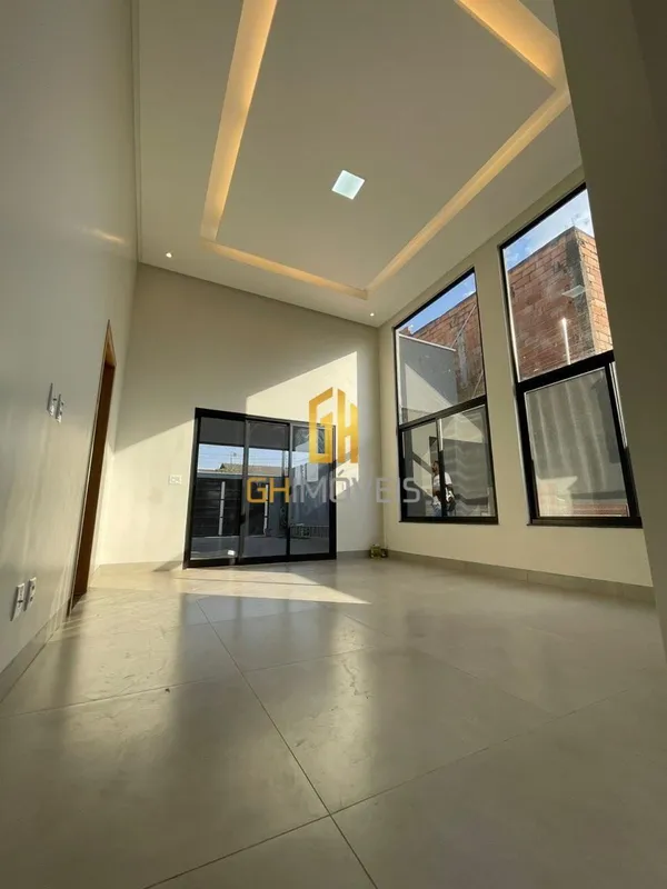 GH2118 A casa possui: - Home officie - 3 quartos sendo 3 suítes (opção de 4 quar...