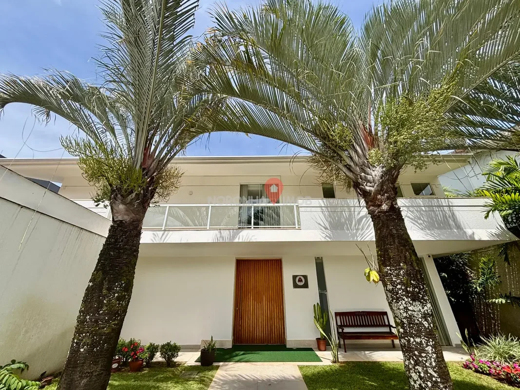 Casa à Venda – Excelente Localização | Conforto, espaço e lazerCasa com dois pav...