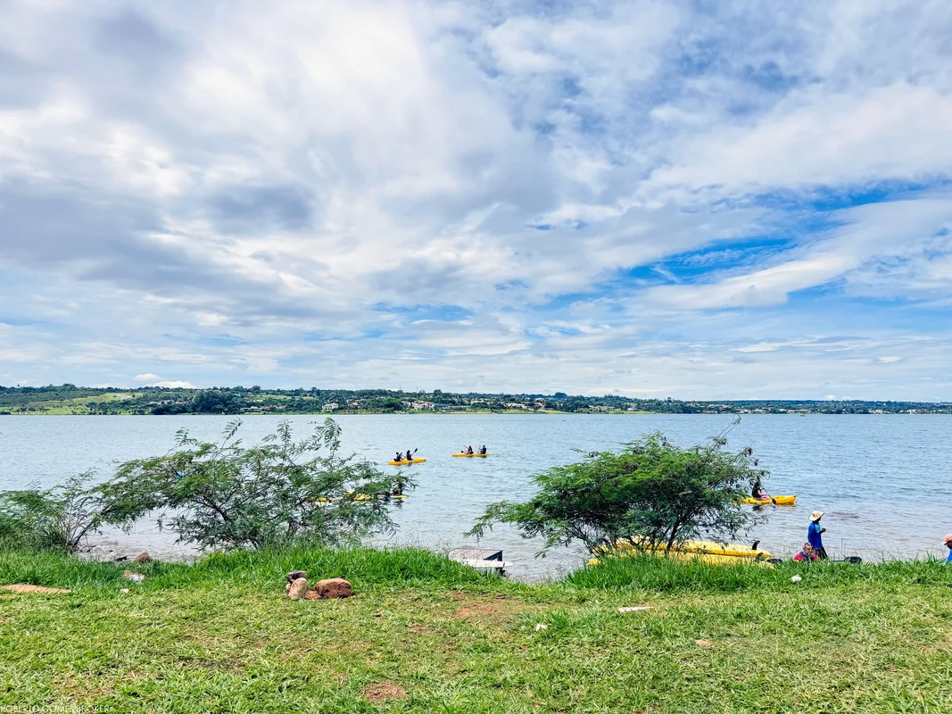 TERRENO COMERCIAL À VENDA – VISTA PRIVILEGIADA PARA O LAGO PARANOÁExcelente opor...