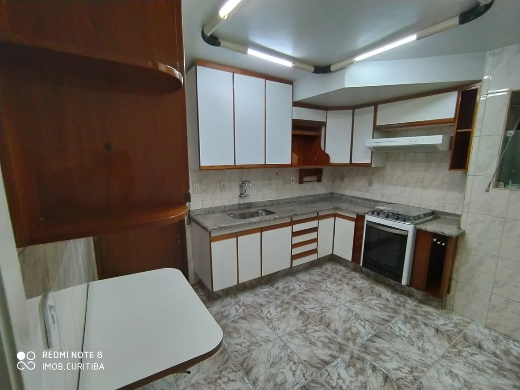 Descubra um luminoso apartamento de 3 quartos na CNB 10, Taguatinga Norte, DF, c...