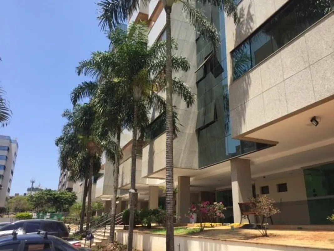 SQN 110 Cobertura individual 238m2 2 vagasOportunidade única de morar com confor...