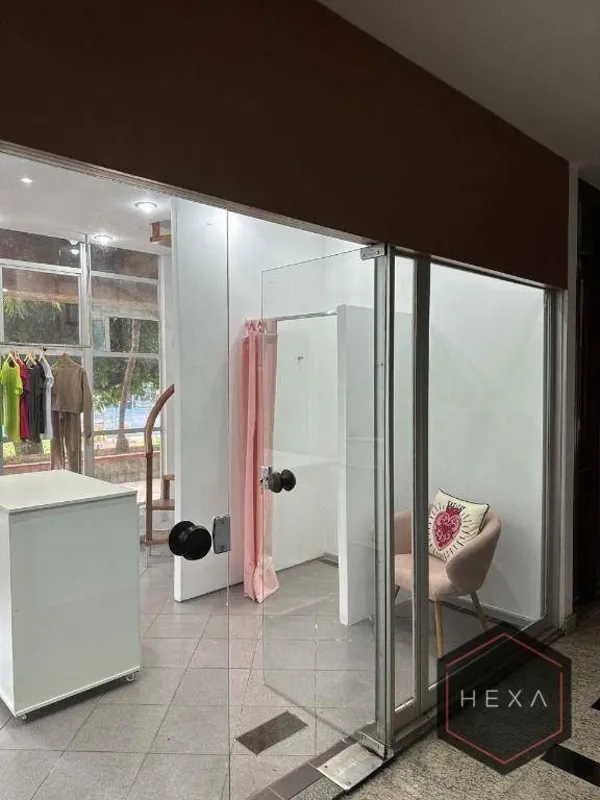 Oportunidade Imperdível Sala comercial no Gold Center. Você sonha em ter o seu p...
