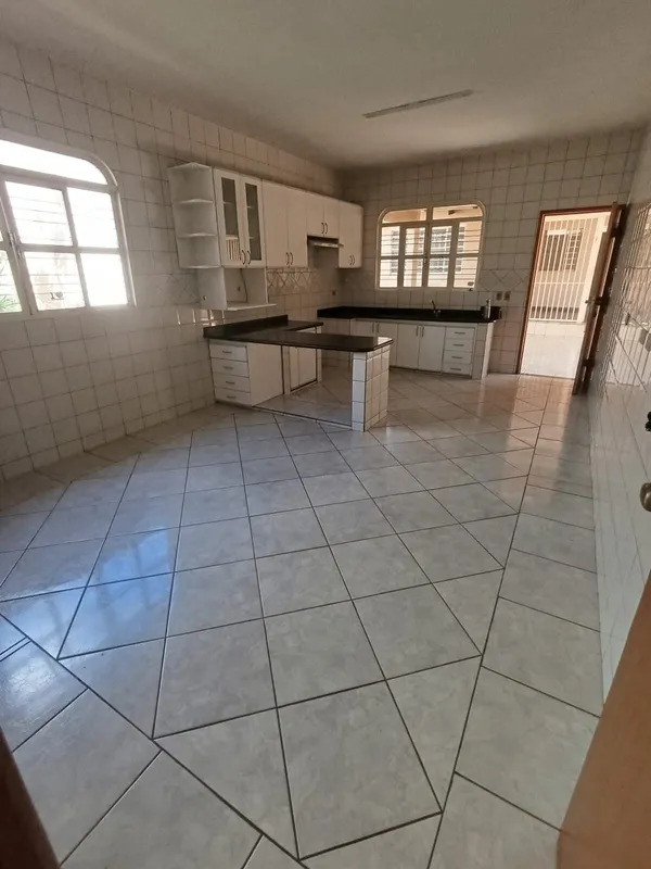 468m2 de lote (13x36).340,35m2 de construção.Casa principal: 3 quartos sendo 2 s...