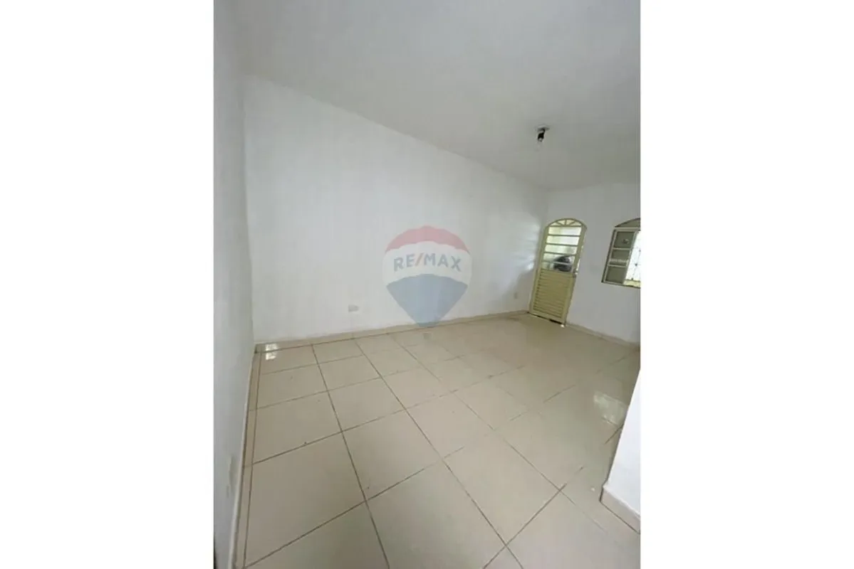 EXCELENTE OPORTUNIDADE DE INVESTIMENTO NO SETOR OESTE DO GAMA LOTE DE ESQUINAVen...
