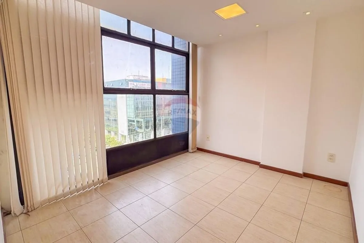 Sala comercial dupla em andar alto com vista externa livre no Palacio do Rádio I...