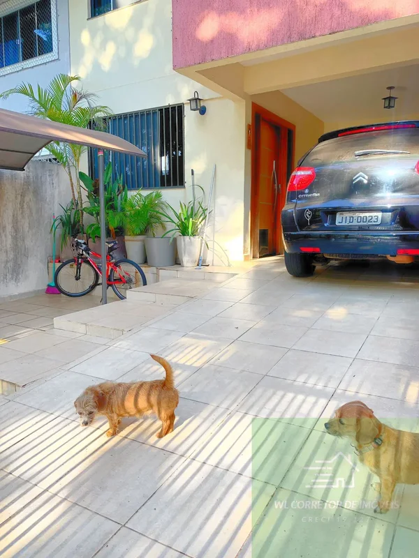 Excelente sobrado Residencial / Comercial, Geminado, no setor Jaó, com 5 quartos...
