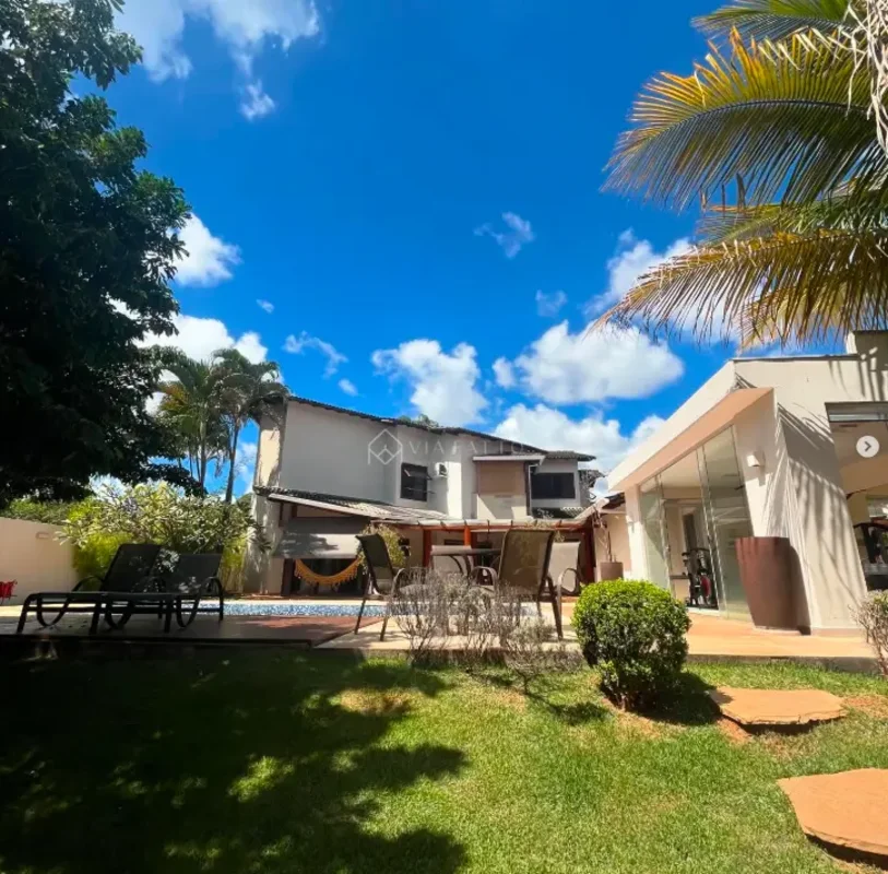 Sobrado espetacular em condomínio fechado — 823m² de puro lazer!Descubra este so...