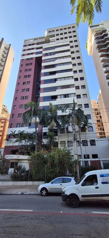 O imóvel está localizado no bairro Setor Oeste com 270 metros quadrados com 4 qu...
