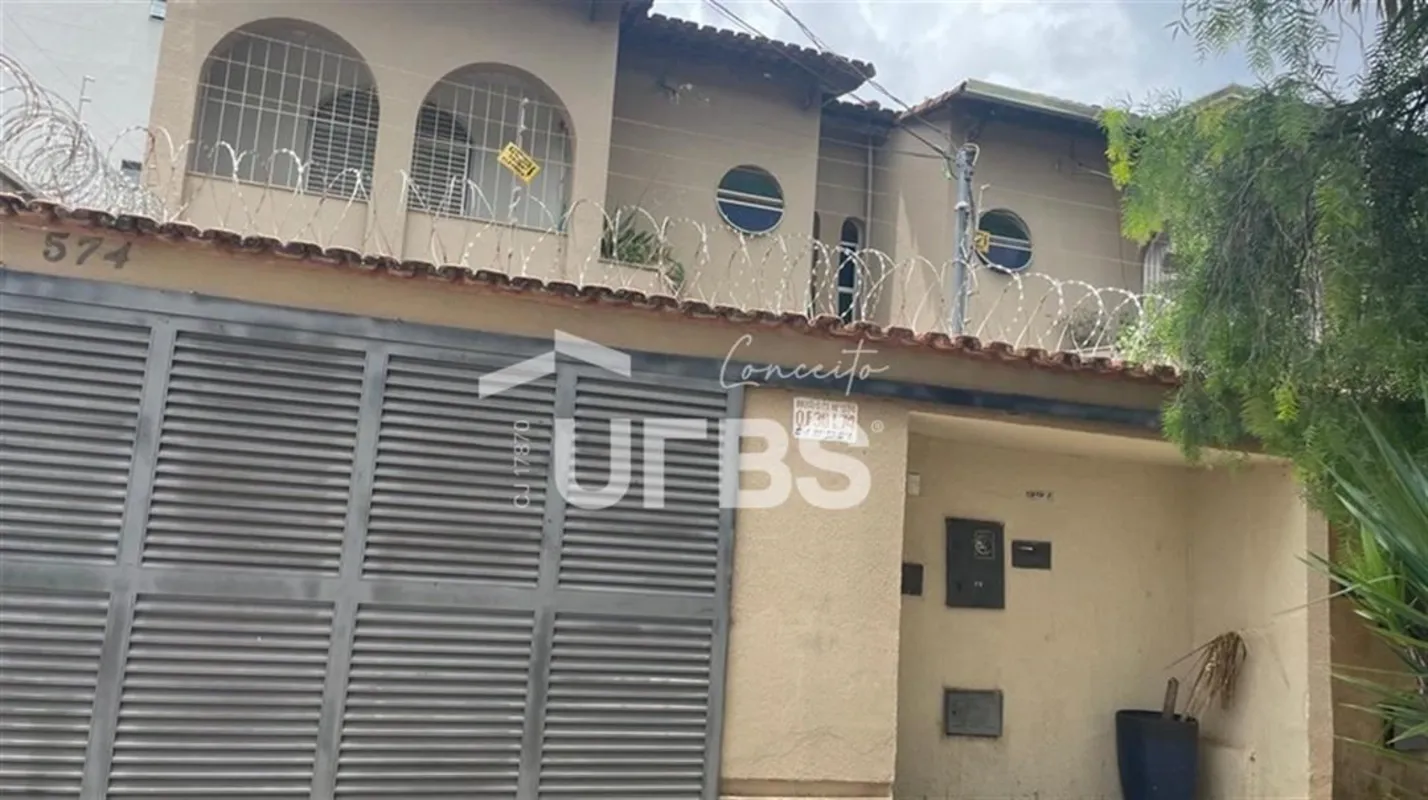 COD U-0029747 - Sobrado residencial, a venda no Setor Sul. Imóvel está localizad...