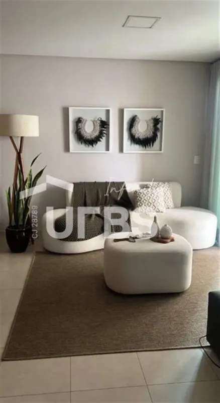 COD U-0029114 - A poucos passos do Flamboyant, este apartamento reformado está l...