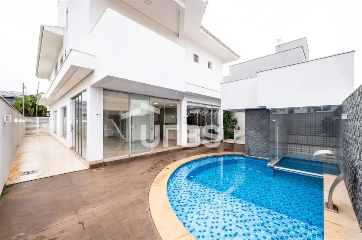 COD U-0028997 - Sobrado à venda – Jardins Madri – 5 quartos, 4 suítes, área de l...