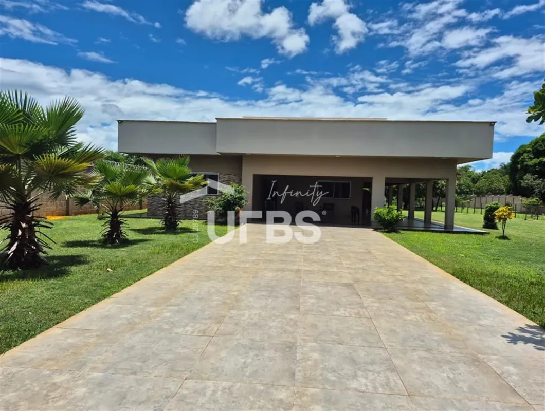 COD U-0029946 - Refúgio Acessível de Alto Padrão: Chácara Exclusiva Próxima à UF...