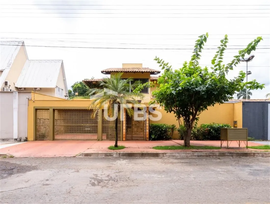 COD U-0029798 - Sobrado de 350m² em um terreno de 450 m2, localizado em ótima lo...