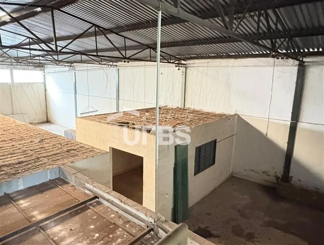 COD U-0028709 - Imóvel comercial a venda no Setor Santa Genoveva. O imóvel está ...