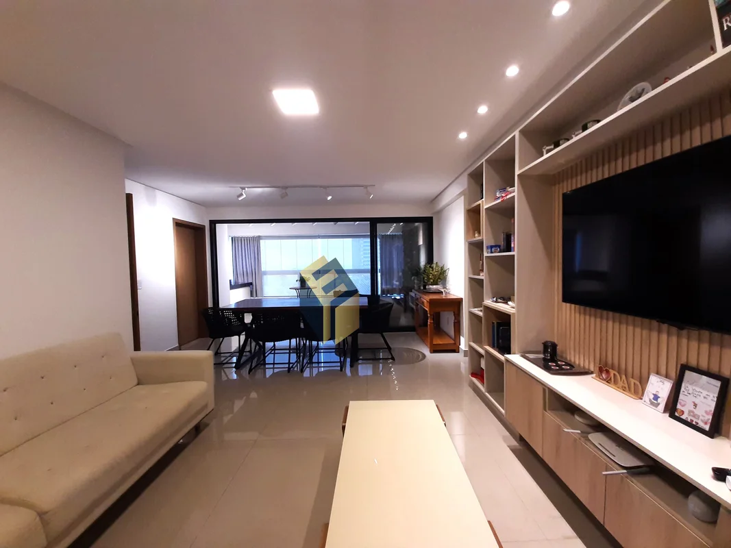 Conquiste sua nova vida no coração do Setor Bueno, em Goiânia, com este apartame...