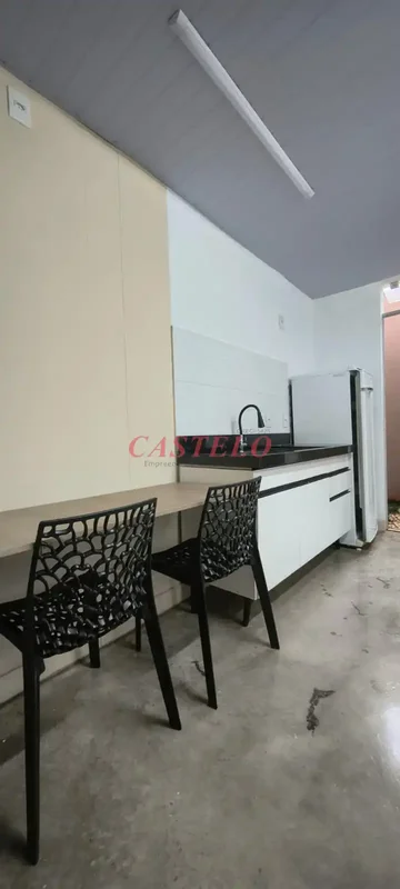 KITNET mobiliado com 15 m², suíte com jardim de inverno e armários, local seguro...