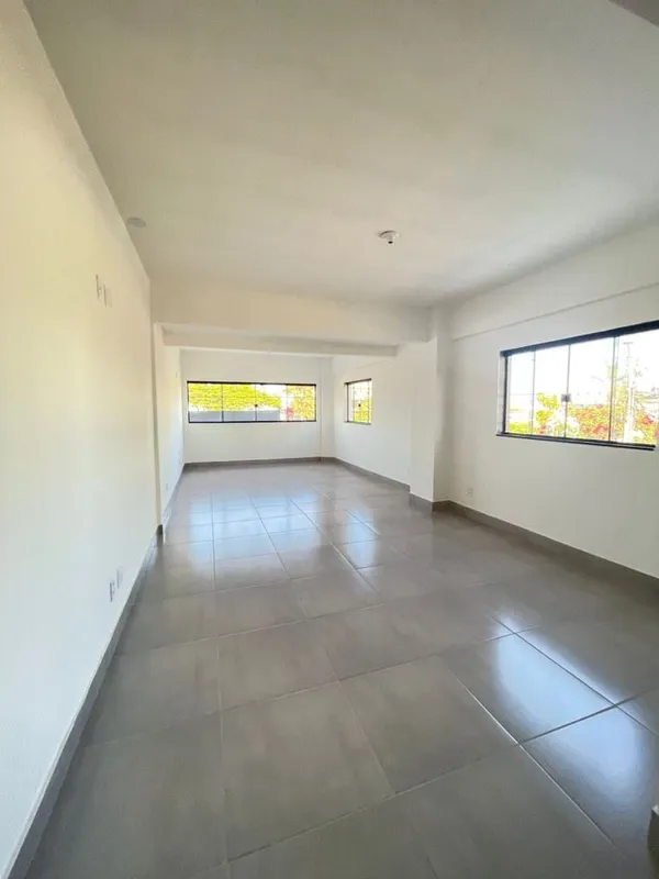 SALA NA COMERCIAL DO CARTÓRIO 4º OFICIO COM EXCELENTE ESPAÇO, COM BANHEIROVALOR ...