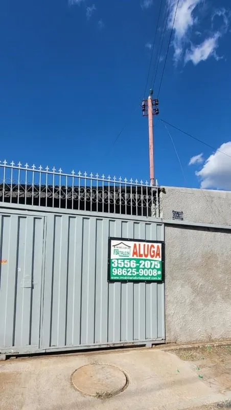 CASA SIMPLES DE 03 QUARTOS, SALA E COZINHA, BANHEIRO E AREA DE SERVIÇO (NAO É SO...
