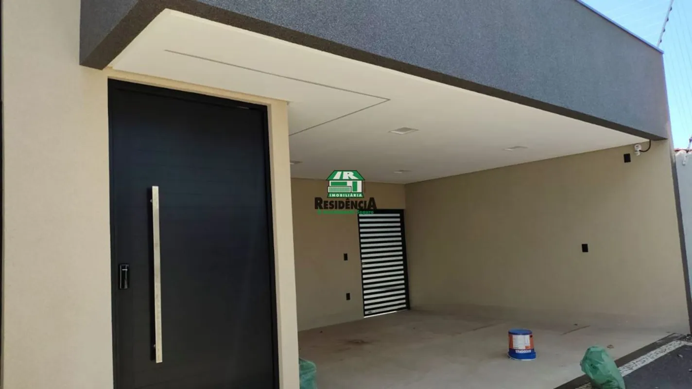 Casa Centro- Área total 225- Área construída 145m²- 03 quartos sendo um com suít...