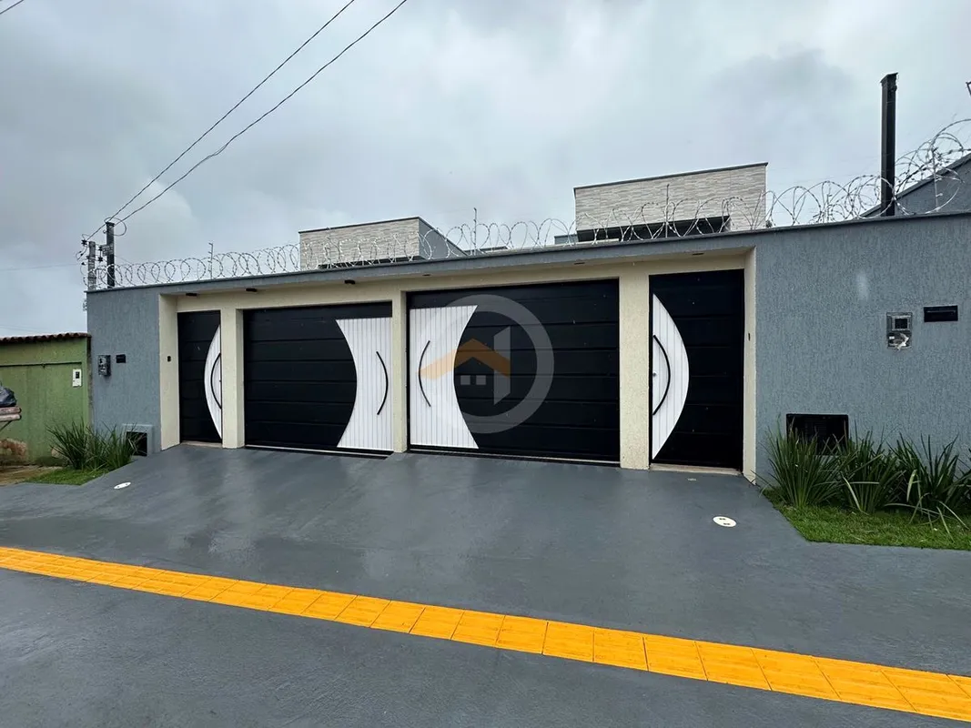 Casa no Setor Itapoã Aparecida - 2 Vagas de garagem - Sala pé direito duplo - Il...