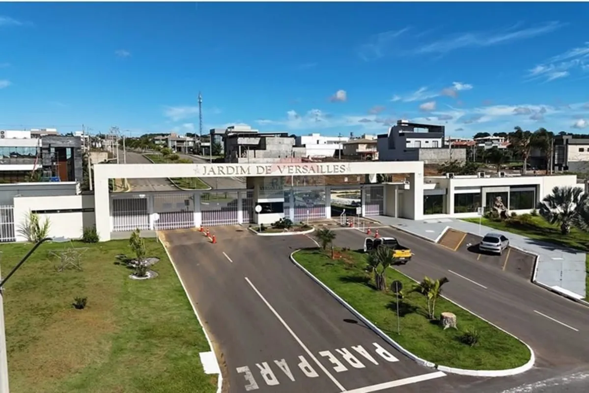 Oportunidade Única! Terreno de 392 m² em Condomínio Clube com Lazer CompletoDesc...