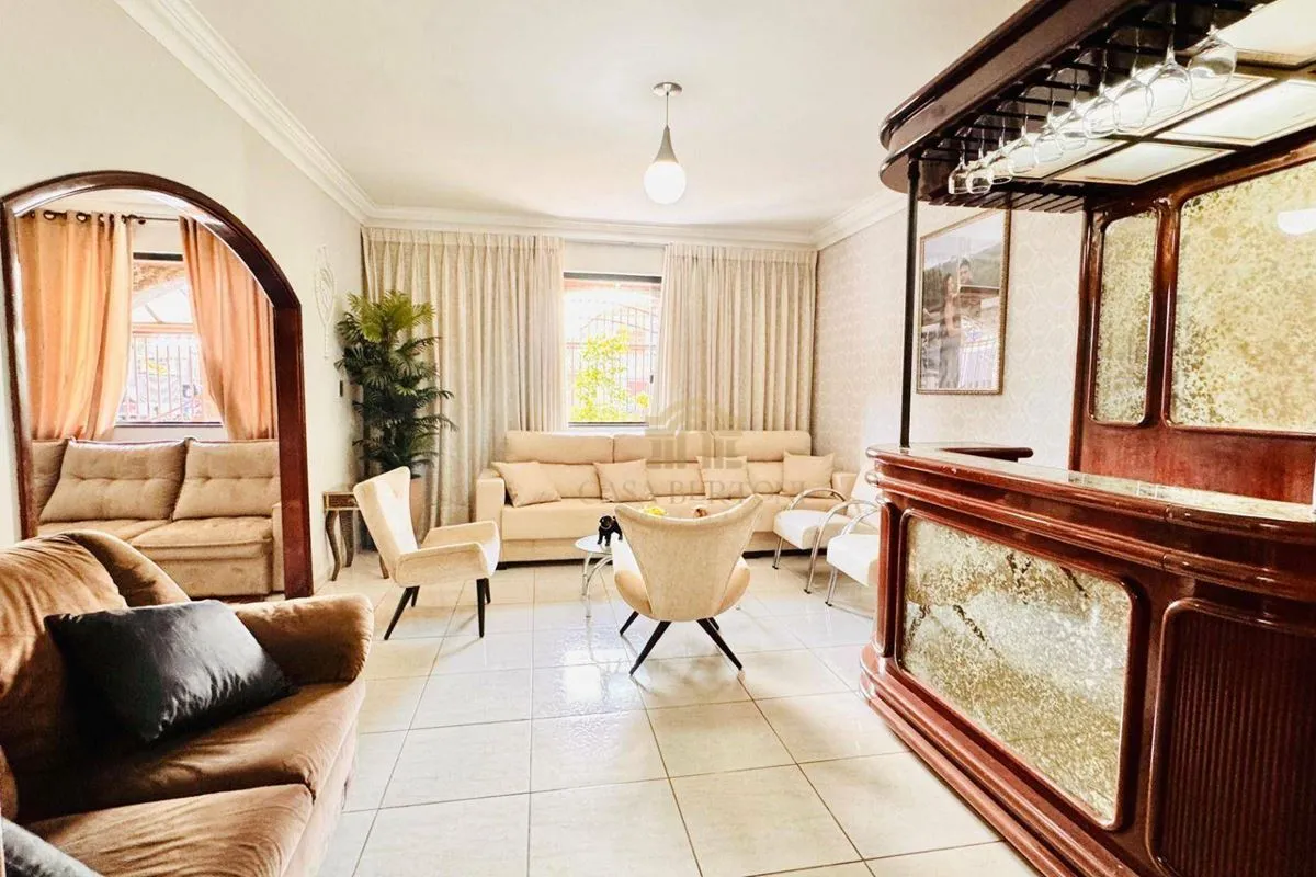 SOBRADO QNM 34 TAGUATINGA NORTE LOTE DE 266M² 1 SUÍTE COM VARANDA ACEITA FINANCI...