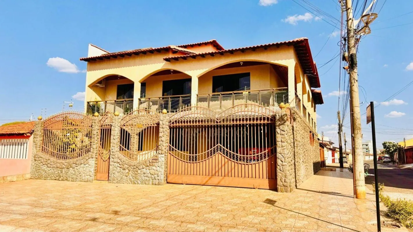 CASA SOBRADO QNM 34 TAGUATINGA NORTE 5 QUARTOS CHURRASQUEIRA FINANCIAMENTOSobrad...