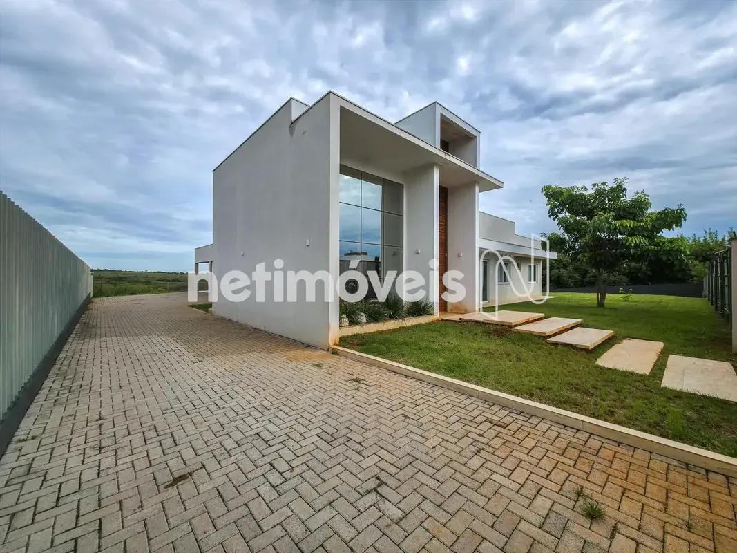 Modernidade e natureza: seu refúgio exclusivo na Quadra 8 do Park Way. Arquitetu...