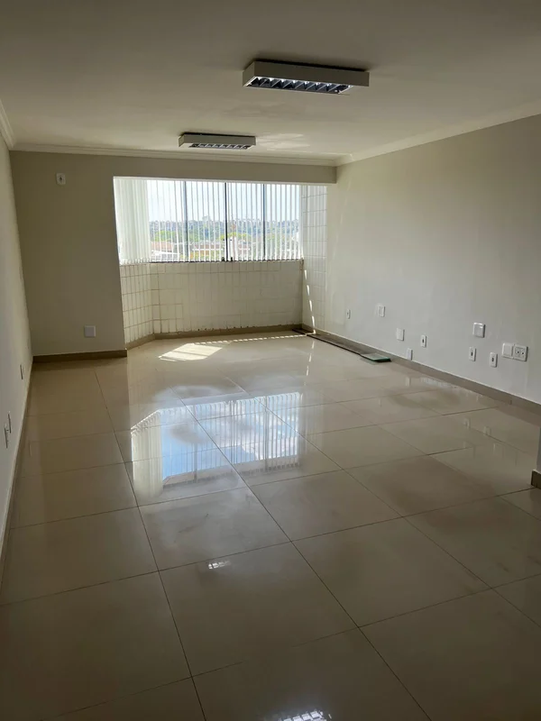 Excelente Sala de 34m² para aluguel na SEPS 714/914, ASA Sul, Brasília, DF. Loca...