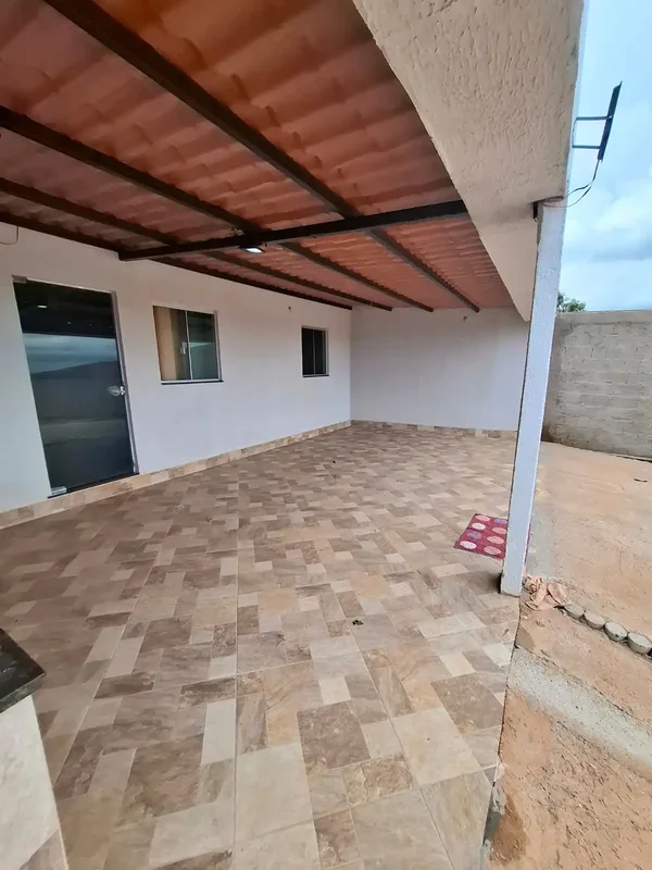 JDM IMOBILIÁRIA VENDE Casa sobrado localizada na Área de Chácara 26 de setembro ...