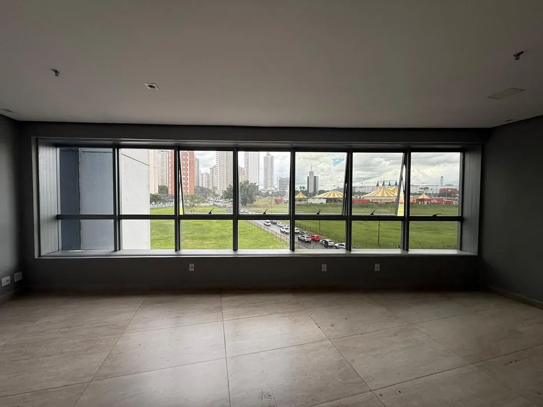 SALA COMERCIAL COM EXCELENTE LOCALIZAÇÃO NO JARDIM GOIÁS.VISTA PARA O SHOPPING F...