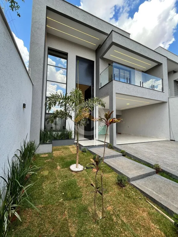 SOBRADO NO JARDIM PRESIDENTE - 4 SUITES SENDO 1 TERREA - PE DIREITO TRIPLO - 3 V...