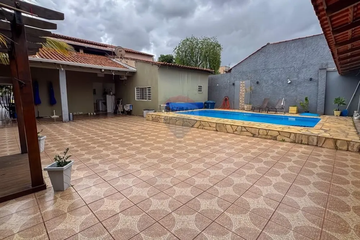 OPORTUNIDADE RARA NA RUA 4C: LOTE DE 800m² COM LAZER COMPLETO Se você busca o má...