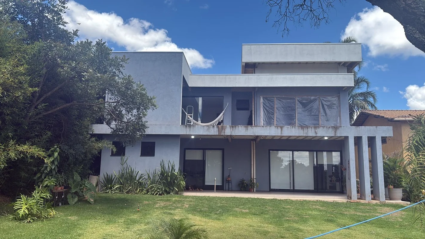 Vendo casa de alto padrão no Condomínio Village Alvorada II – Jardim Botânico | ...