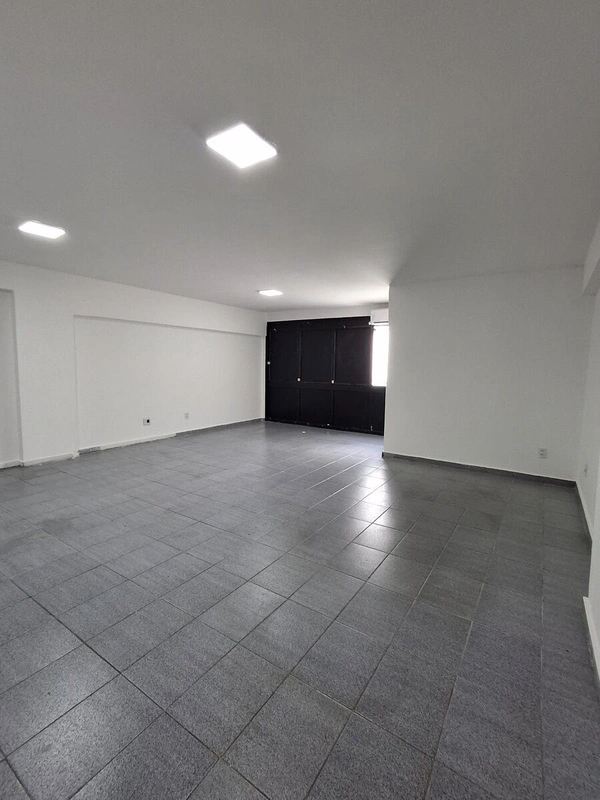 Alugo sala comercial nº 211, localizada no SIA Quadra 3C, Lotes 3/4, edifício Co...
