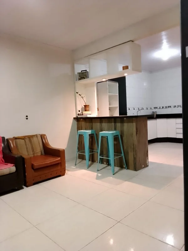 Ótima Casa em Arniqueiras – 2 Quartos, Suíte e Área de LazerOportunidade imperdí...