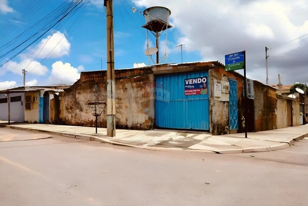 ATENÇÃO INVESTIDORES E CONSTRUTORES Terrenos de esquina com essa metragem quase ...