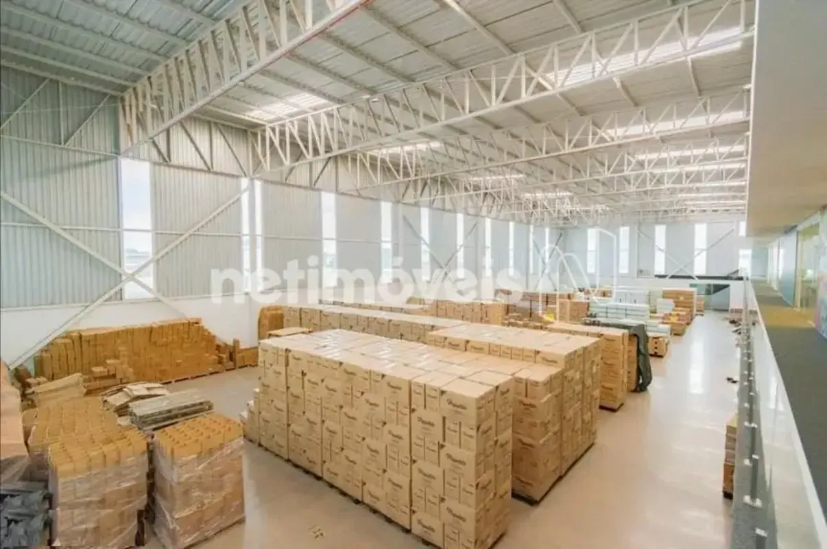 Área construída de 2.850m² terreno 4.950 m² Escritório central : Térreo e primei...