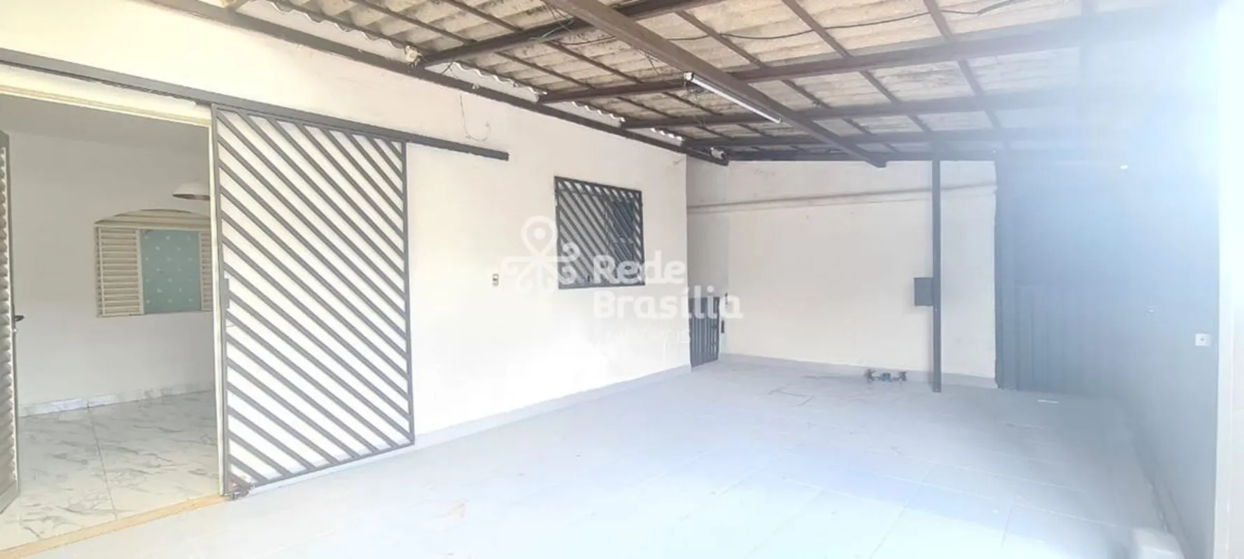 QR 617 - Casa à venda | Samambaia NorteLote com 7 m de frente por 18 m de latera...