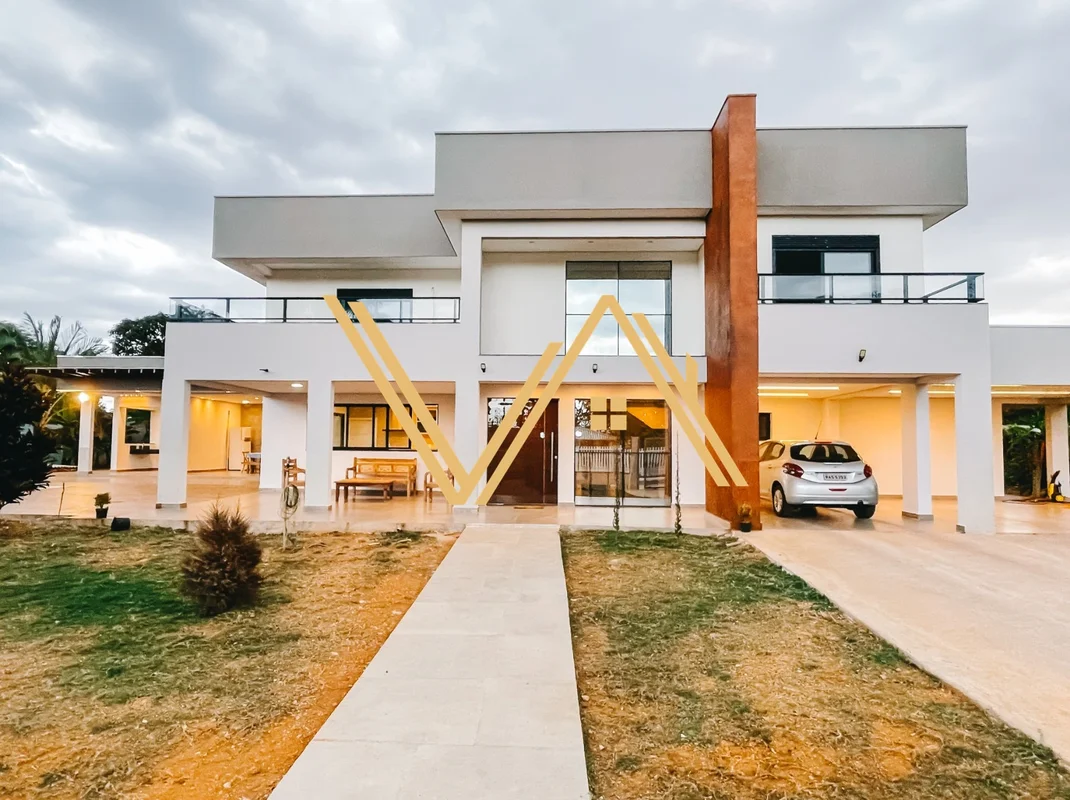 Descubra uma oportunidade única de morar no coração do Park Way, em Brasília, na...
