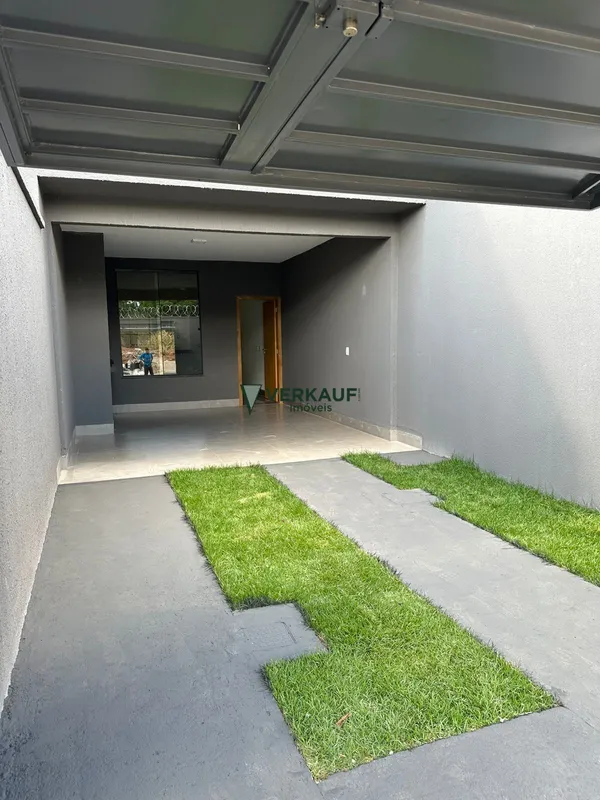 Casa 02 quartos, sendo 1 suíte, sala e cozinha pé direito duplo, garagem para 02...