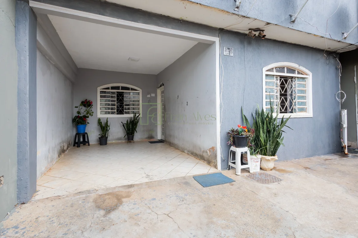 Imóvel à venda localizada à QN 7E, Riacho Fundo II Parte inferior Lote de 160m² ...